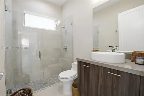 8096 NW 48th Terrace Doral FL 33166