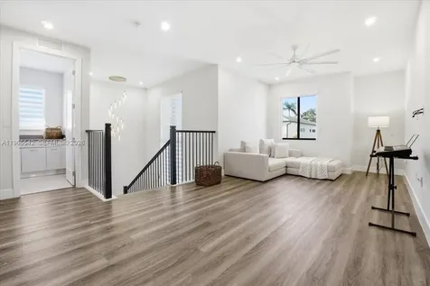 8096 NW 48th Terrace Doral FL 33166