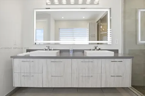 8096 NW 48th Terrace Doral FL 33166