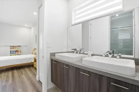 8096 NW 48th Terrace Doral FL 33166