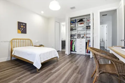 8096 NW 48th Terrace Doral FL 33166