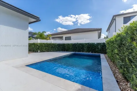 8096 NW 48th Terrace Doral FL 33166