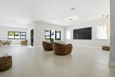 8096 NW 48th Terrace Doral FL 33166