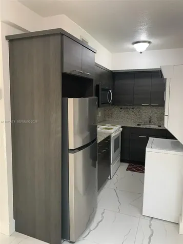 305 E 4th Avenue Hialeah FL 33010