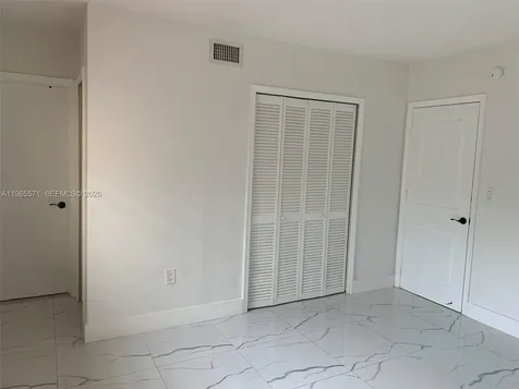 305 E 4th Avenue Hialeah FL 33010