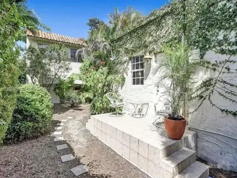 1107 Alhambra Circle Coral Gables FL 33134