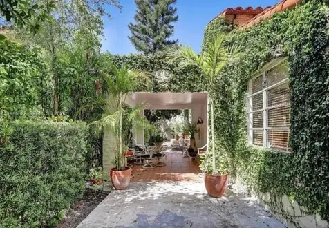 1107 Alhambra Circle Coral Gables FL 33134
