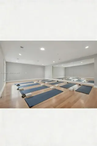 5601 Collins Avenue Cu-9 Miami Beach FL 33140