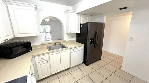 711 N Pine Island Road Plantation FL 33324