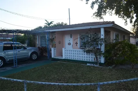 3740 W 5th Court Hialeah FL 33012