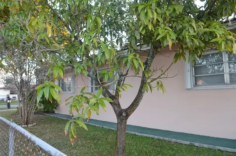 3740 W 5th Court Hialeah FL 33012