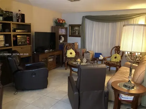 3740 W 5th Court Hialeah FL 33012