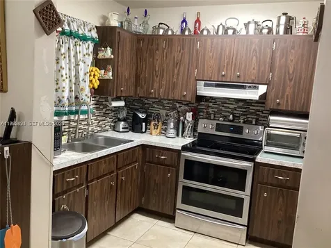 3740 W 5th Court Hialeah FL 33012