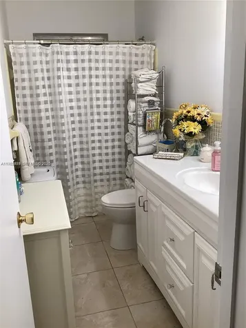 3740 W 5th Court Hialeah FL 33012