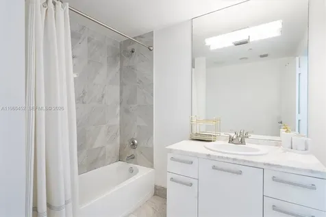 253 NE 2nd Street Miami FL 33132