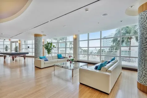 253 NE 2nd Street Miami FL 33132