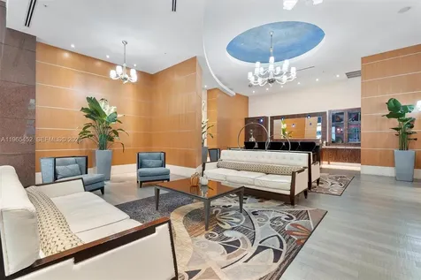 253 NE 2nd Street Miami FL 33132