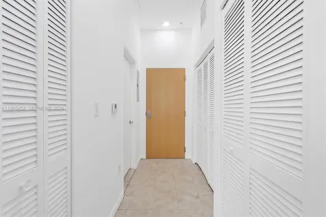 253 NE 2nd Street Miami FL 33132
