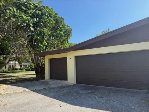11820 SW 69th Court Pinecrest FL 33156