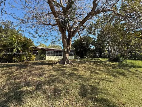 11820 SW 69th Court Pinecrest FL 33156