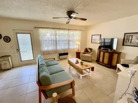 118 Upminster E Deerfield Beach FL 33442