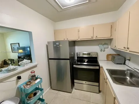 118 Upminster E Deerfield Beach FL 33442