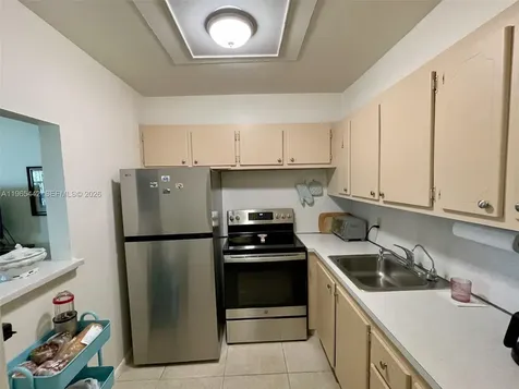 118 Upminster E Deerfield Beach FL 33442