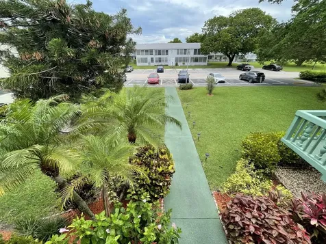118 Upminster E Deerfield Beach FL 33442