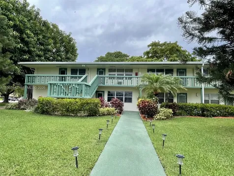 118 Upminster E Deerfield Beach FL 33442