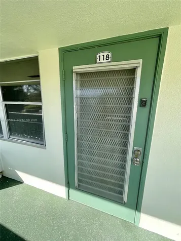 118 Upminster E Deerfield Beach FL 33442