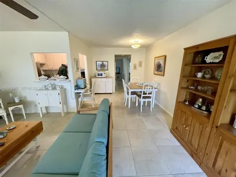 118 Upminster E Deerfield Beach FL 33442