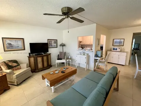 118 Upminster E Deerfield Beach FL 33442