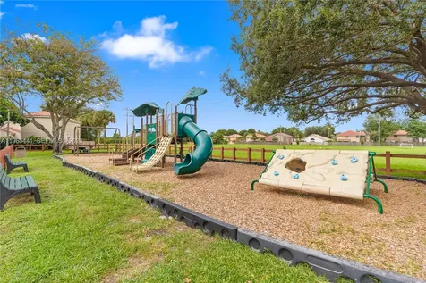 11009 Mainsail Drive Cooper City FL 33026