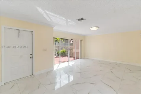 11009 Mainsail Drive Cooper City FL 33026