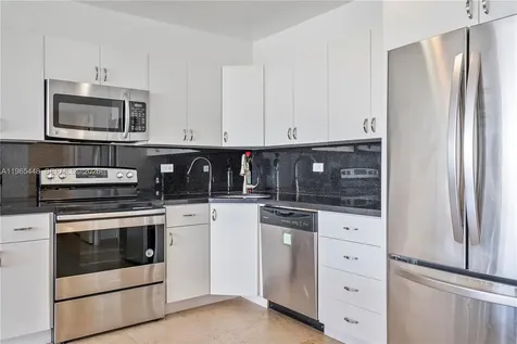5601 Collins Avenue Miami Beach FL 33140