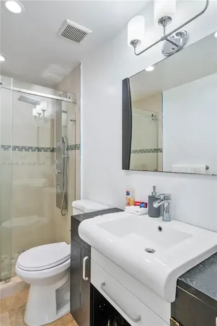 5601 Collins Avenue Miami Beach FL 33140