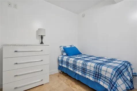 5601 Collins Avenue Miami Beach FL 33140
