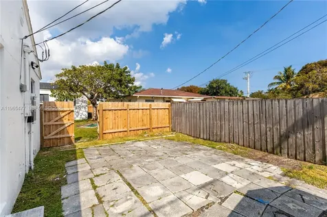 1918 Taft Street Hollywood FL 33020