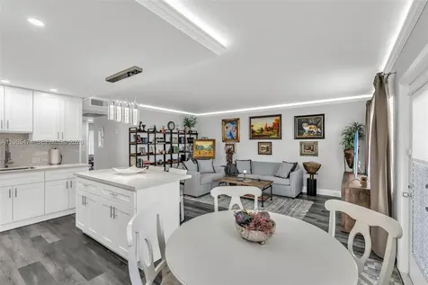 152 Dorset D Boca Raton FL 33434