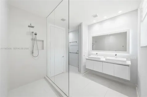 10530 NW 63rd Terrace Doral FL 33178