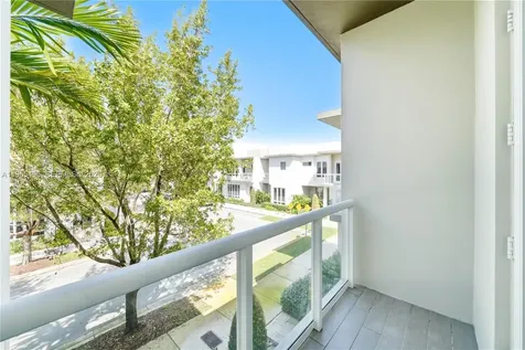10530 NW 63rd Terrace Doral FL 33178