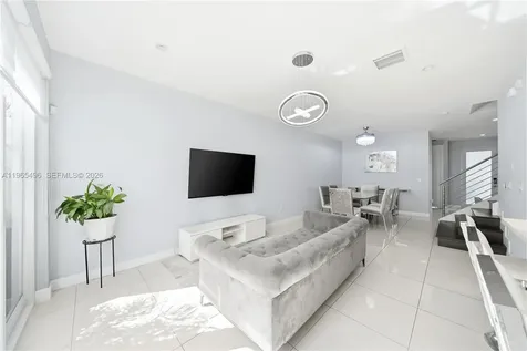 10530 NW 63rd Terrace Doral FL 33178