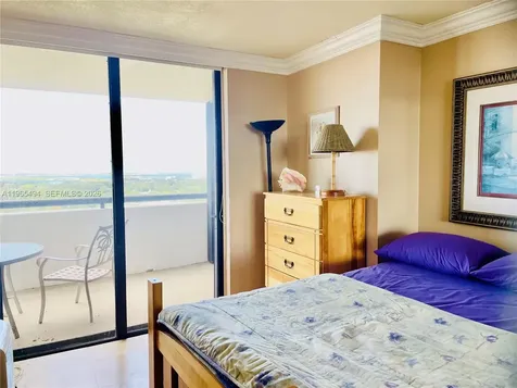 2555 Collins Avenue Miami Beach FL 33140