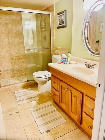 2555 Collins Avenue Miami Beach FL 33140