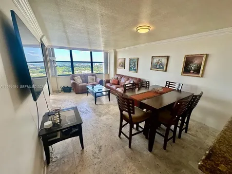 2555 Collins Avenue Miami Beach FL 33140