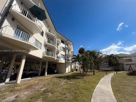 1967 S Ocean Boulevard Lauderdale By The Sea FL 33062
