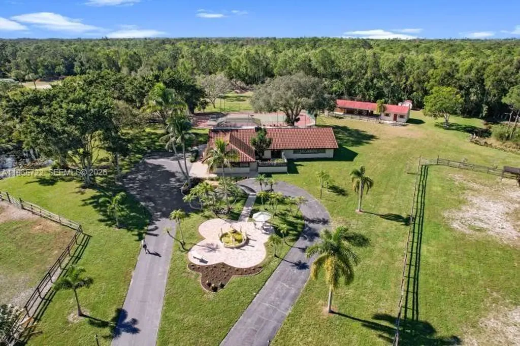 3761 Dellwood Boulevard Loxahatchee FL 33470