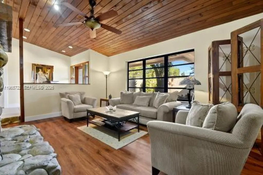 3761 Dellwood Boulevard Loxahatchee FL 33470