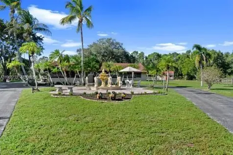 3761 Dellwood Boulevard Loxahatchee FL 33470