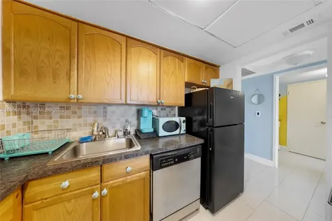 3180 S Ocean Drive Hallandale Beach FL 33009